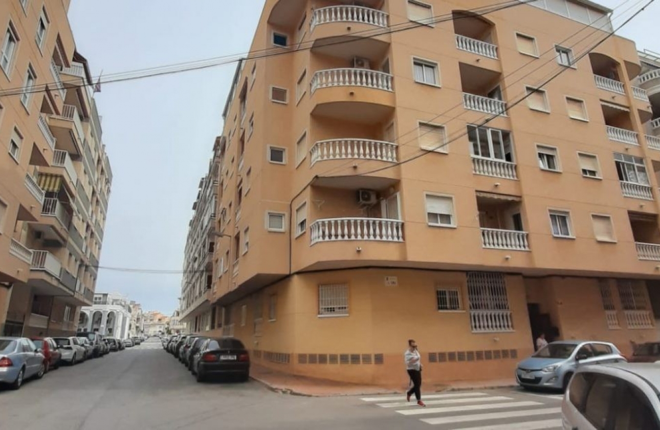 Resale - Apartment / flat - Torrevieja - Playa del Cura