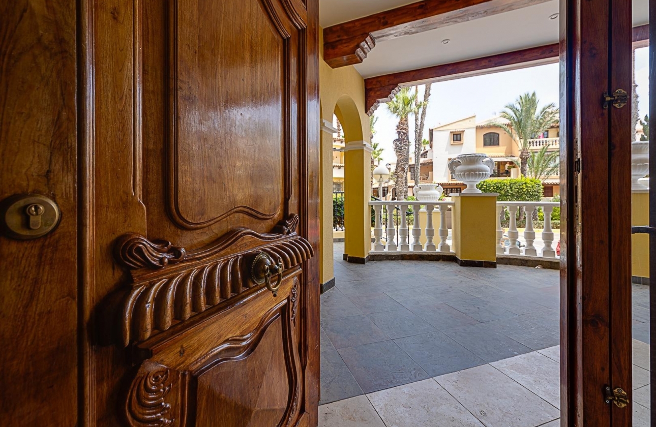 Resale - Apartment / flat - Torrevieja - Playa del Cura