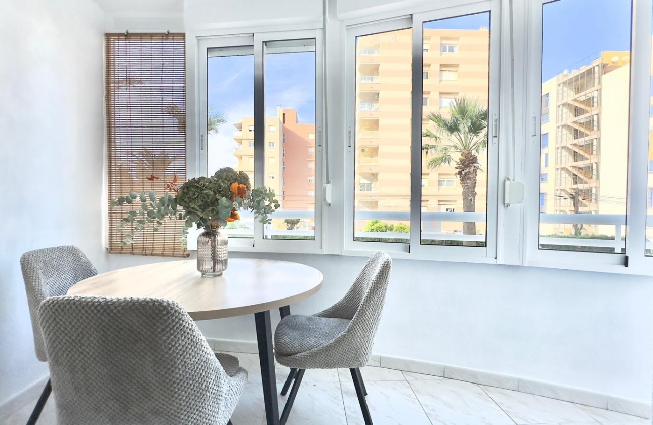 Resale - Apartment / flat - Torrevieja - Playa del Cura