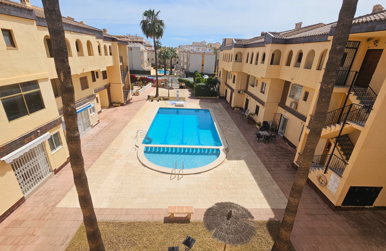 Resale - Apartment / flat - Torrevieja - Punta prima