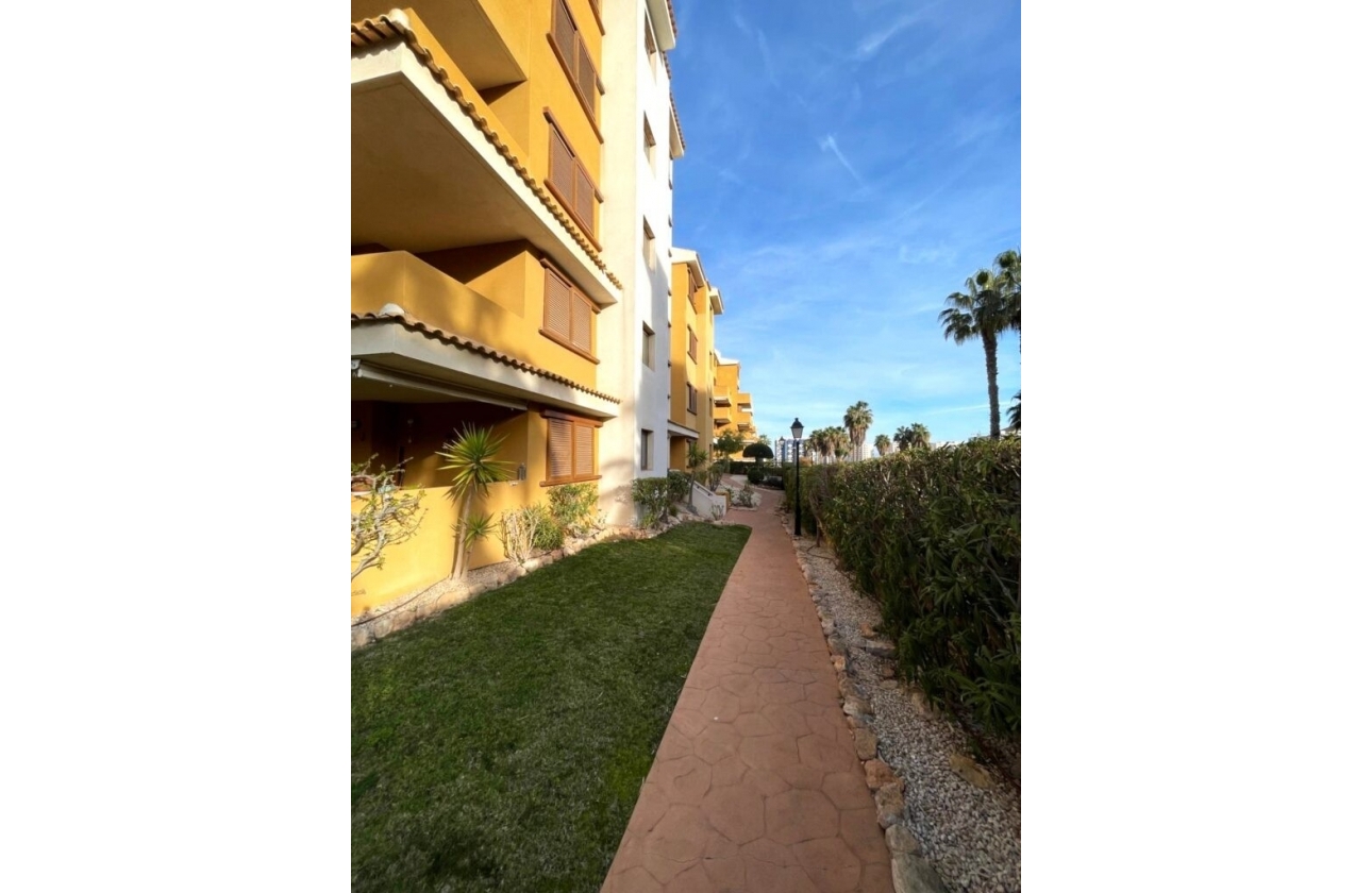 Resale - Apartment / flat - Torrevieja - Punta prima