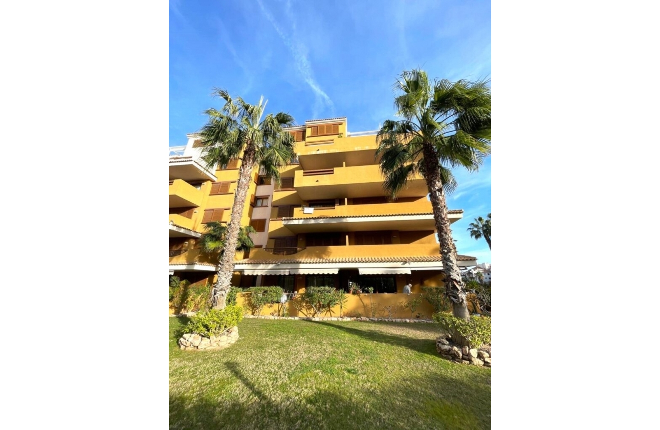 Resale - Apartment / flat - Torrevieja - Punta prima