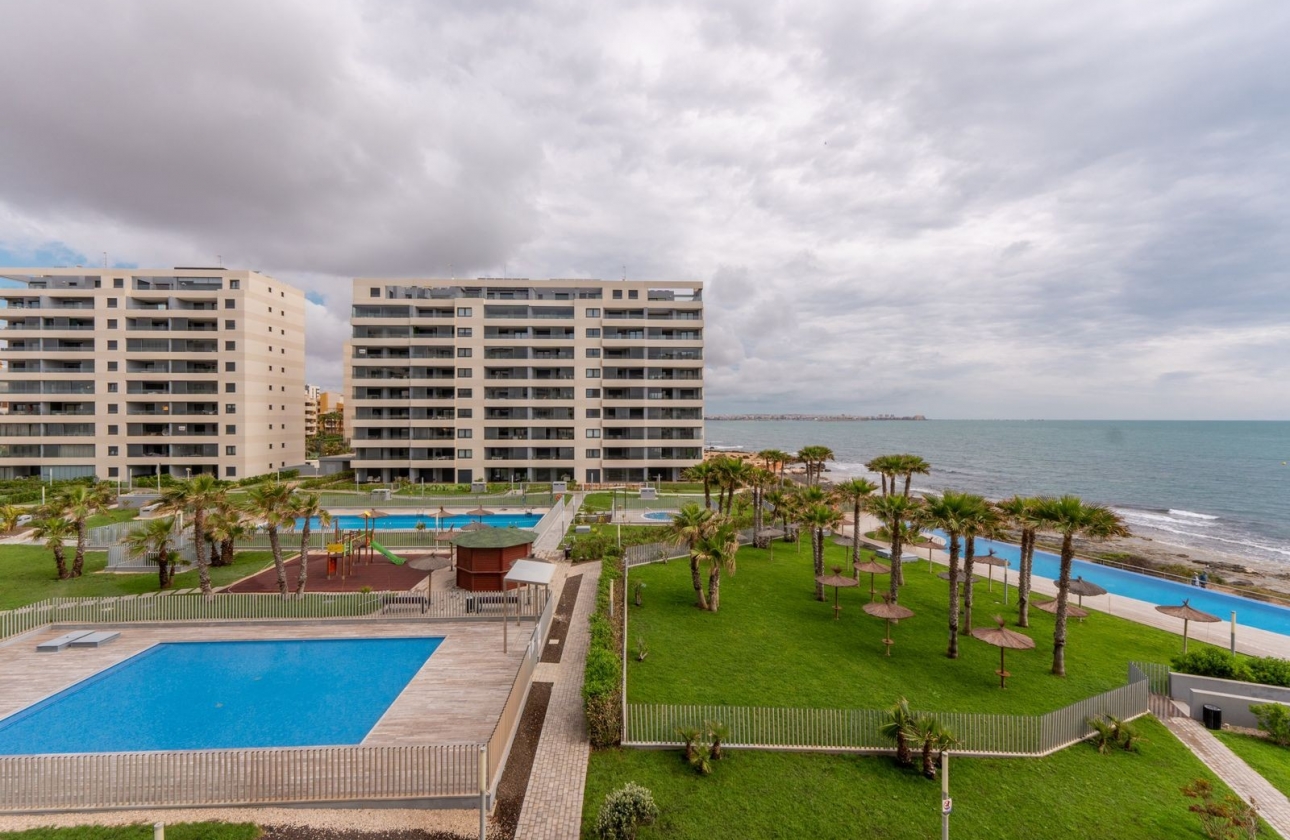 Resale - Apartment / flat - Torrevieja - Punta prima
