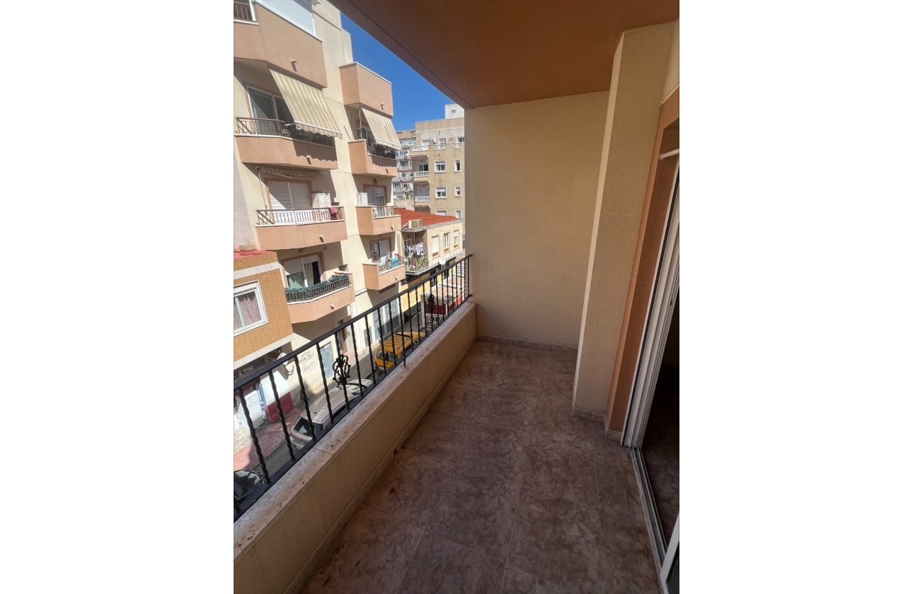 Resale - Apartment / flat - Torrevieja - Torrevieja City Center