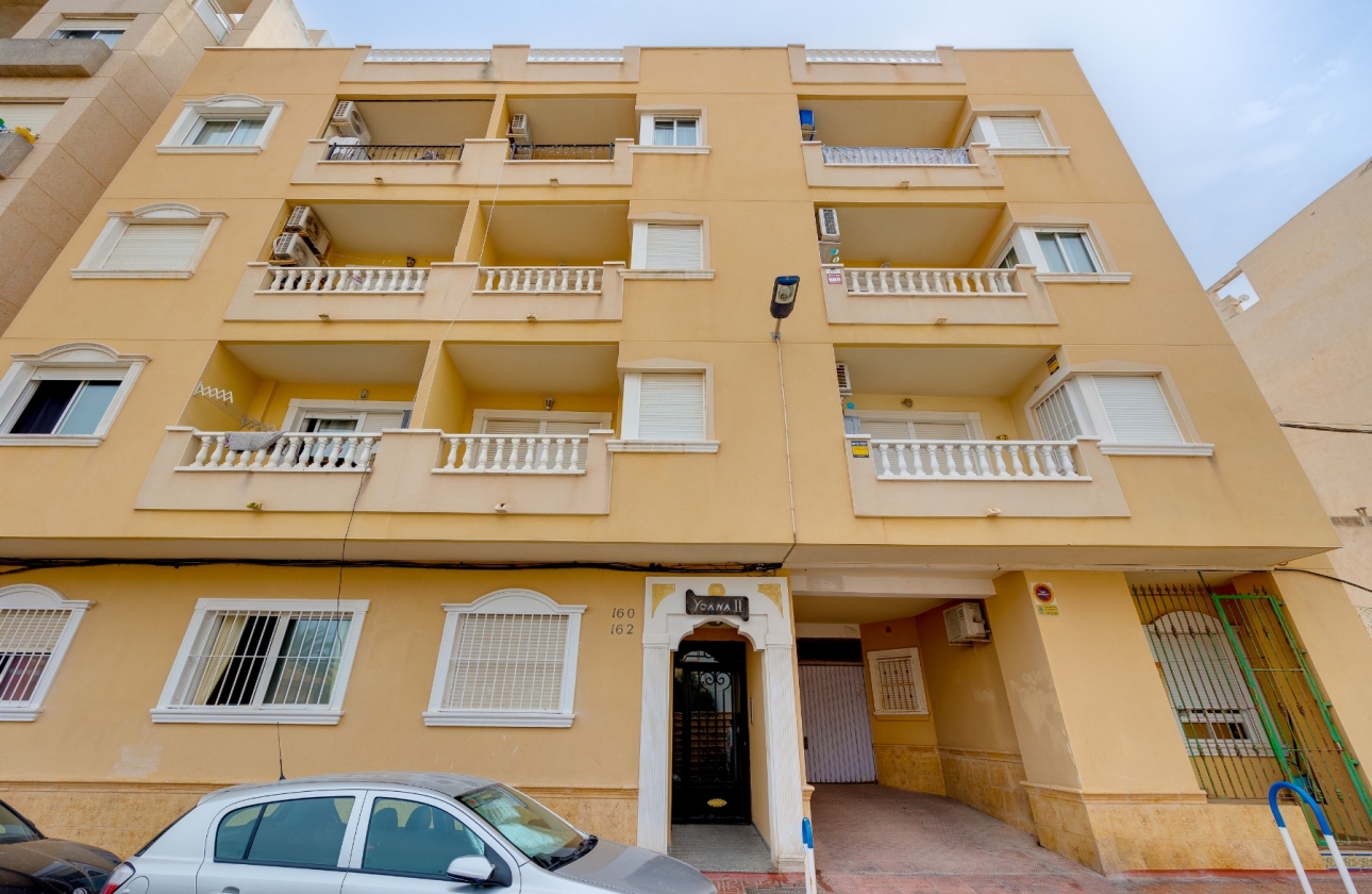 Resale - Apartment / flat - Torrevieja - Torrevieja - Playa de los Locos