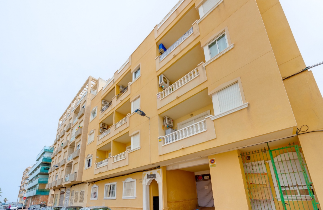 Resale - Apartment / flat - Torrevieja - Torrevieja - Playa de los Locos