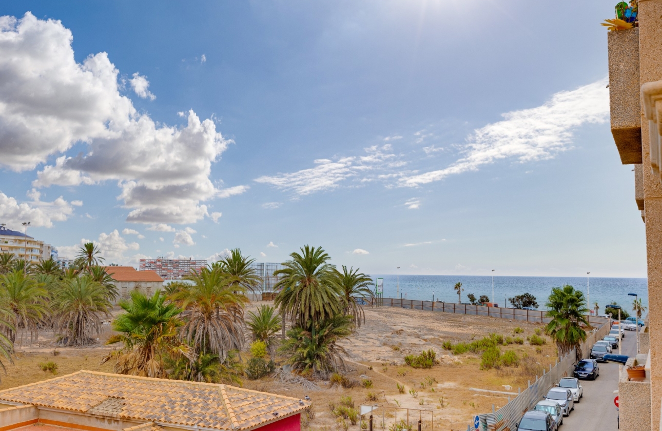 Resale - Apartment / flat - Torrevieja - Torrevieja - Playa de los Locos