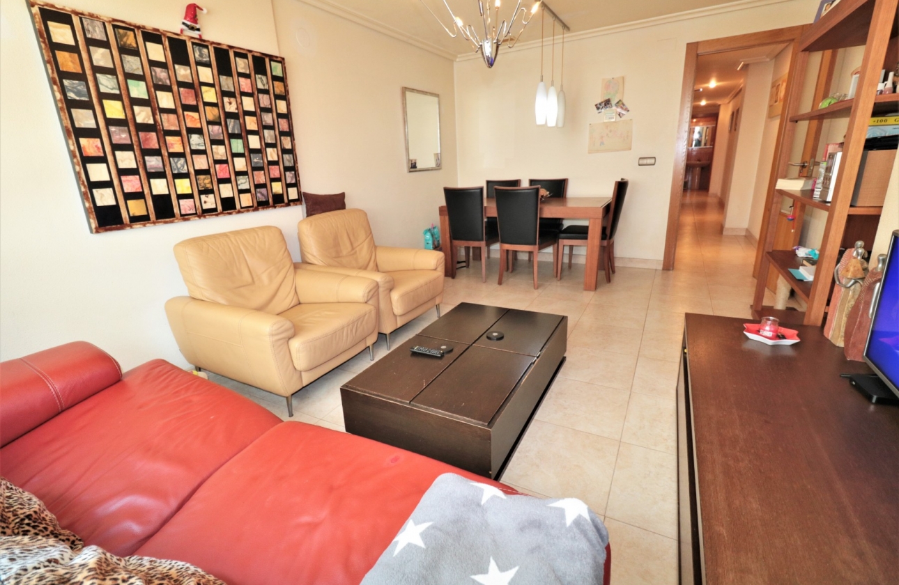 Resale - Apartment / flat - Torrevieja -  Urbanization