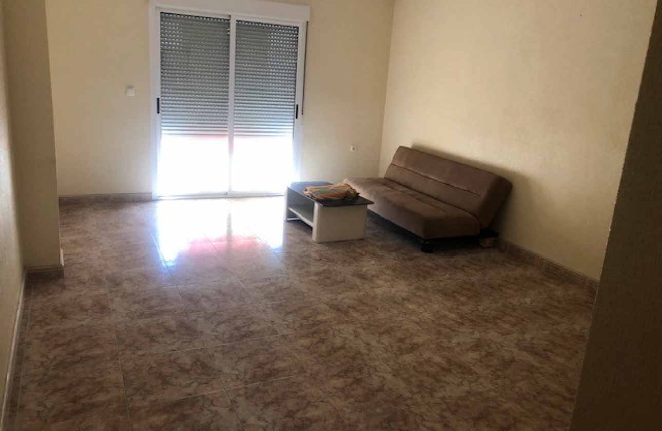 Resale - Apartment / flat - Torrevieja -  Urbanization