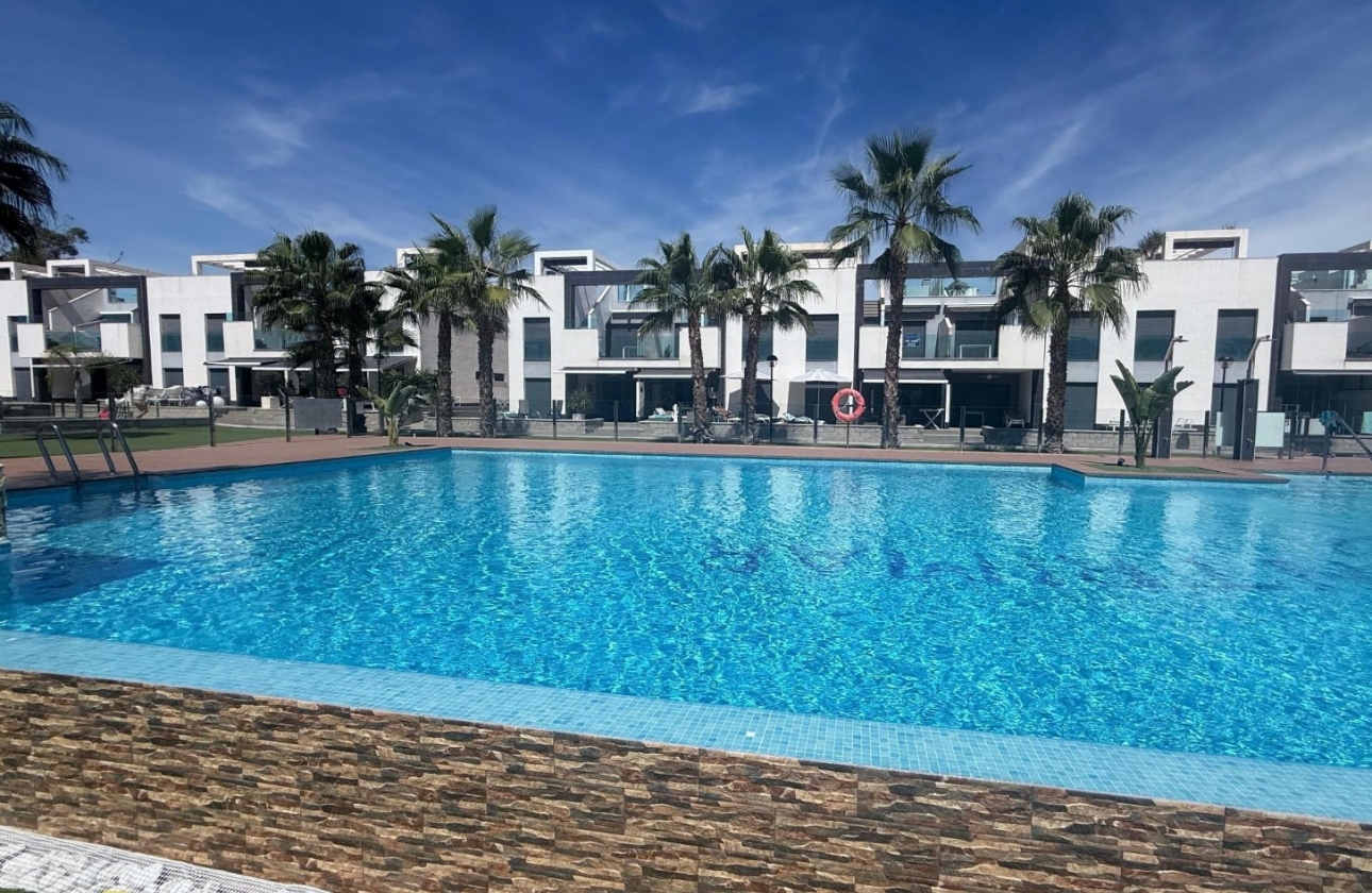 Resale - Bungalow - El Raso