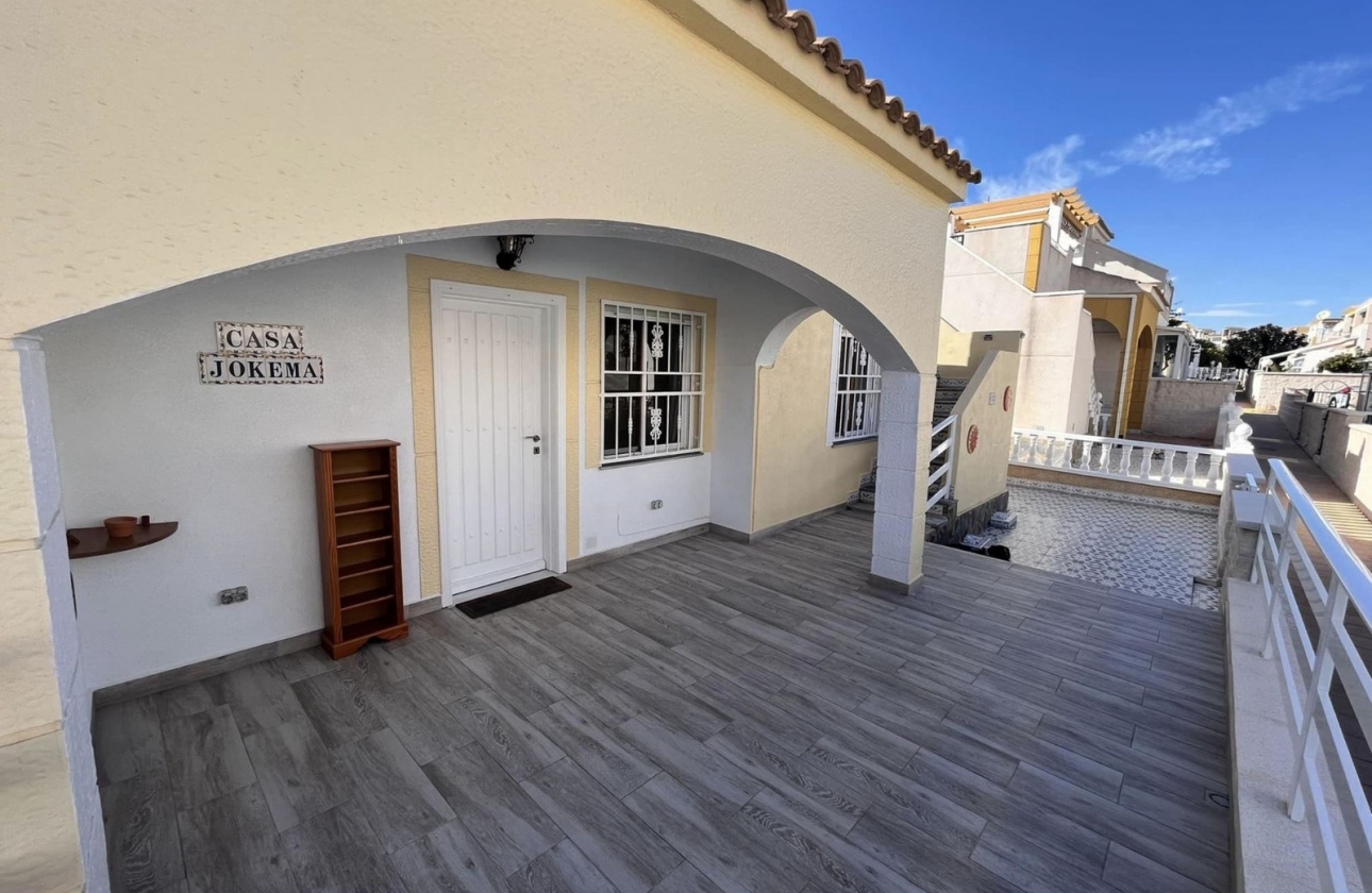 Resale - Bungalow - Orihuela Costa - Punta Prima