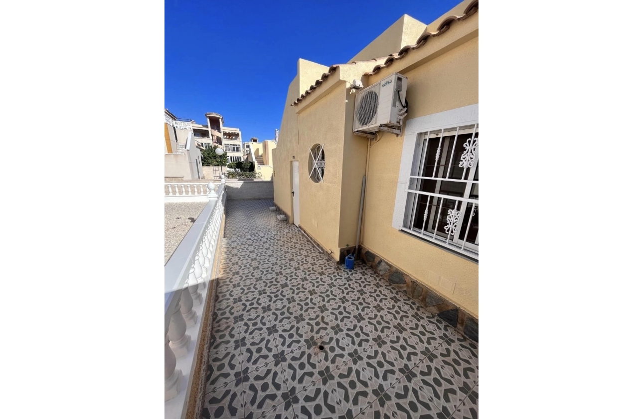 Resale - Bungalow - Orihuela Costa - Punta Prima