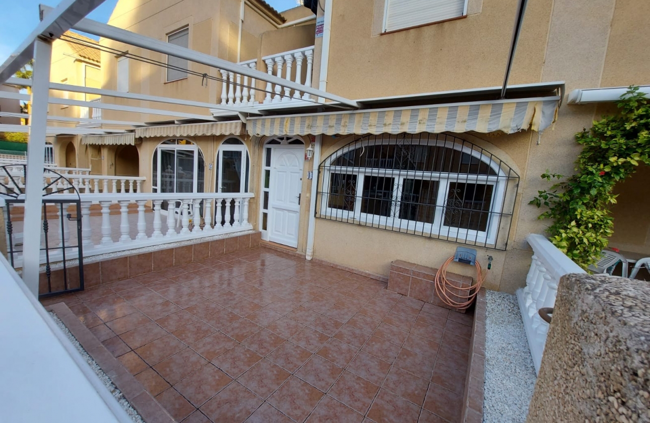 Resale - Bungalow - Orihuela Costa - Punta Prima