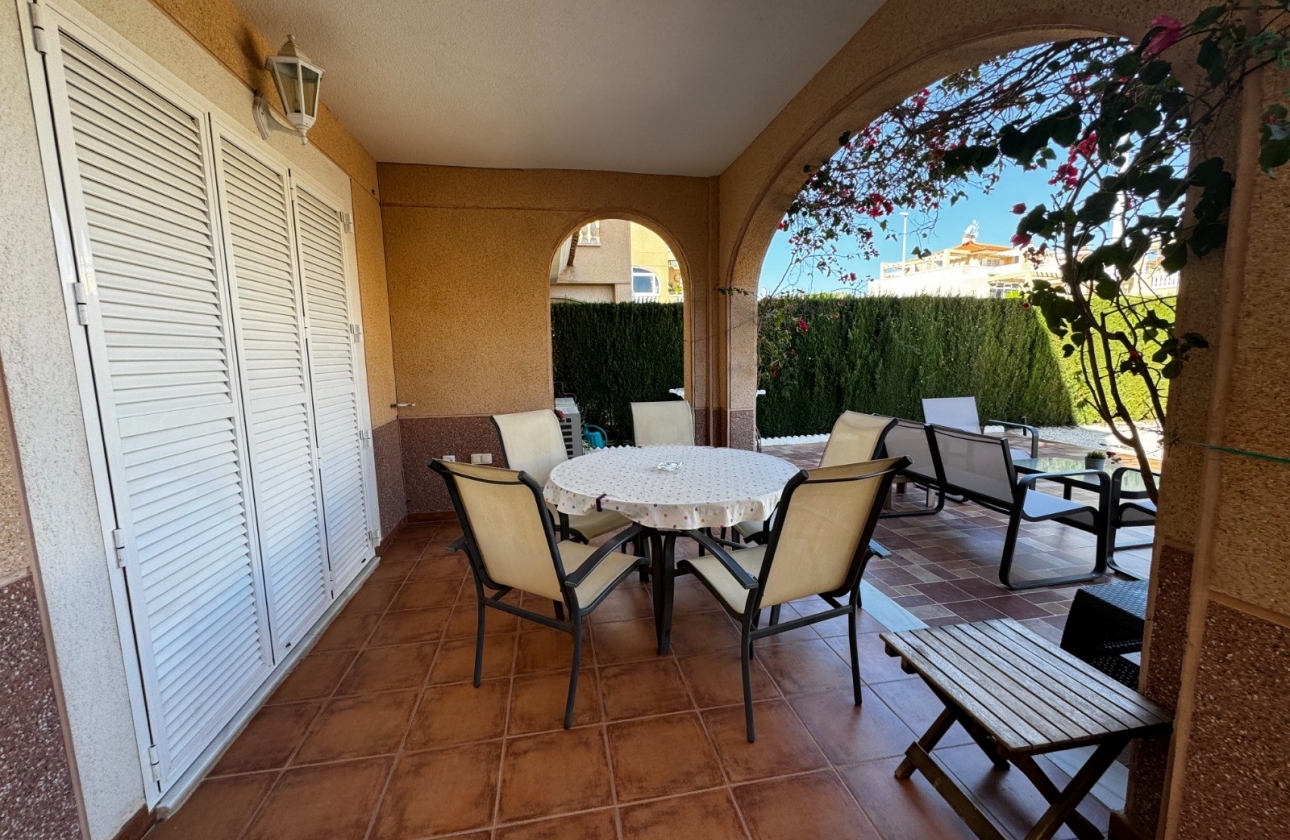 Resale - Bungalow - Orihuela Costa