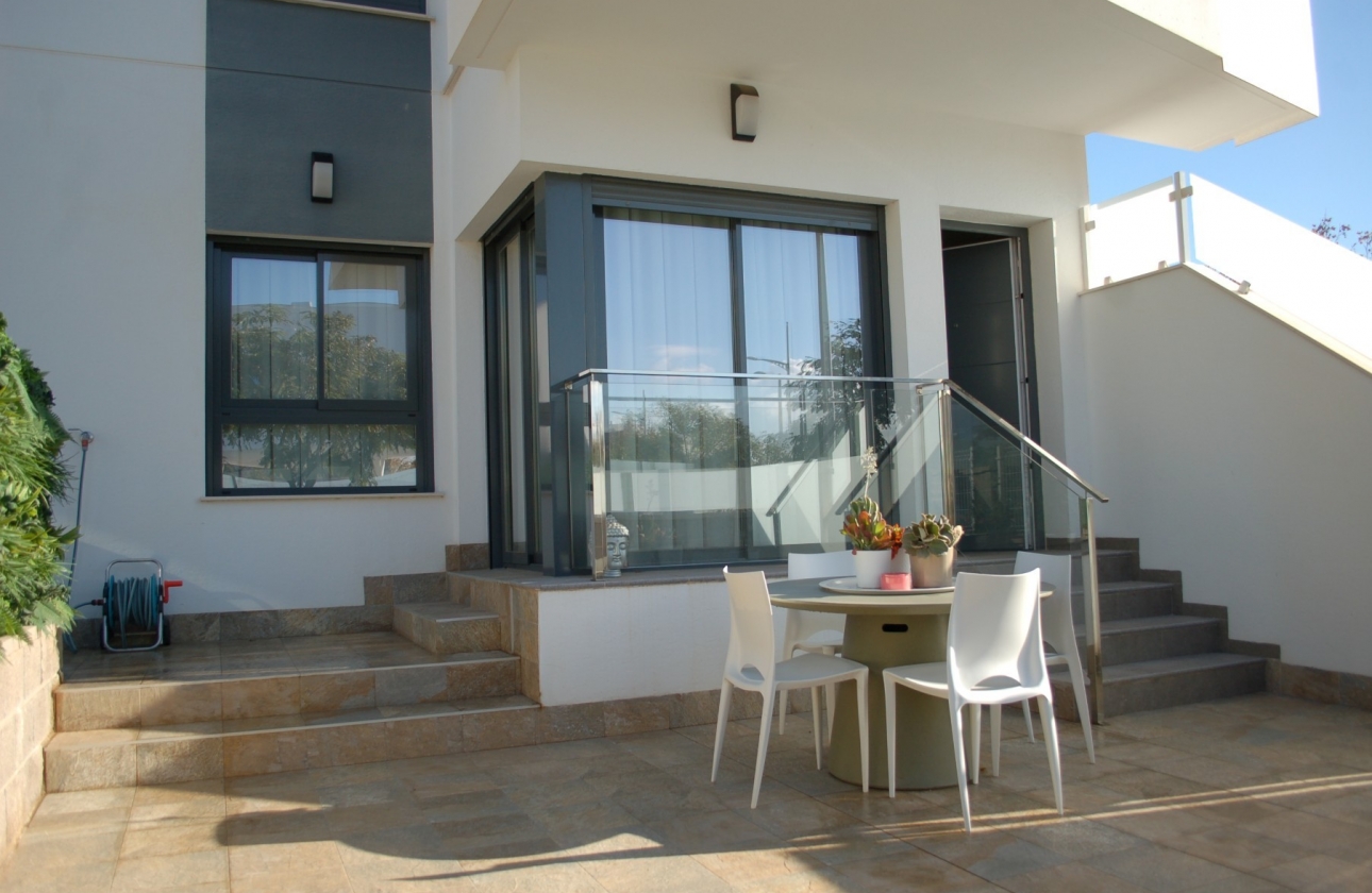 Resale - Bungalow - Pilar de la Horadada - TORRE DE LA HORADADA