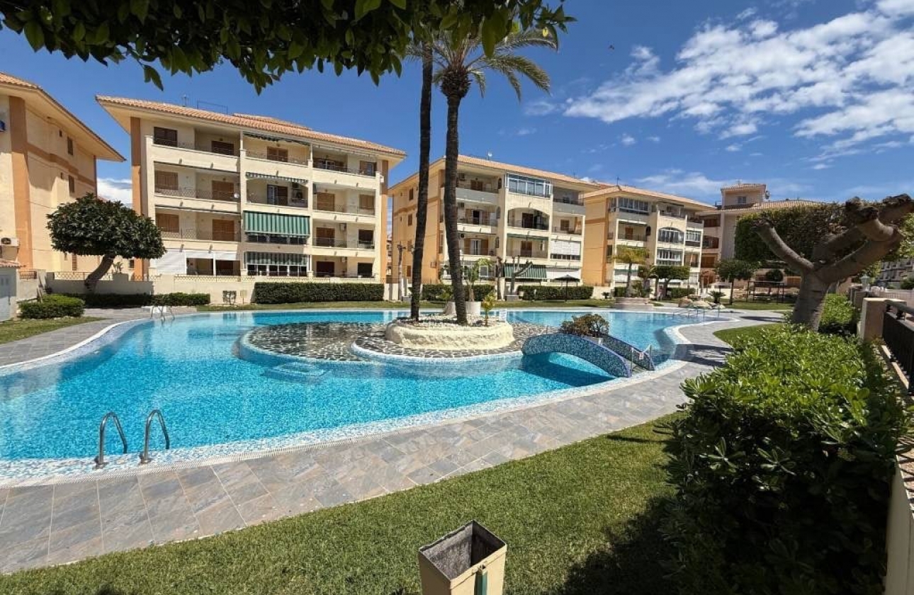 Resale - Bungalow - Torrevieja - LA MATA