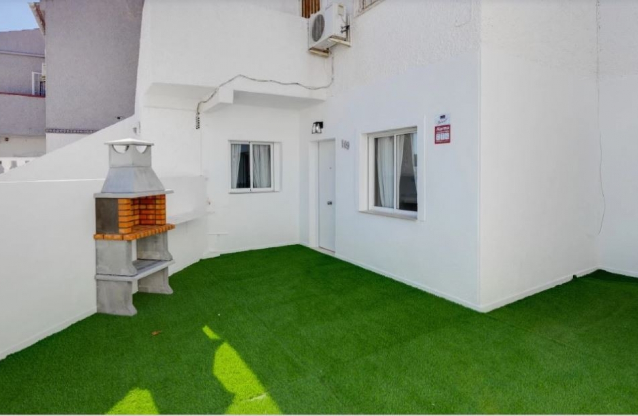 Resale - Bungalow - Torrevieja - La Siesta - El Salado -  Torreta