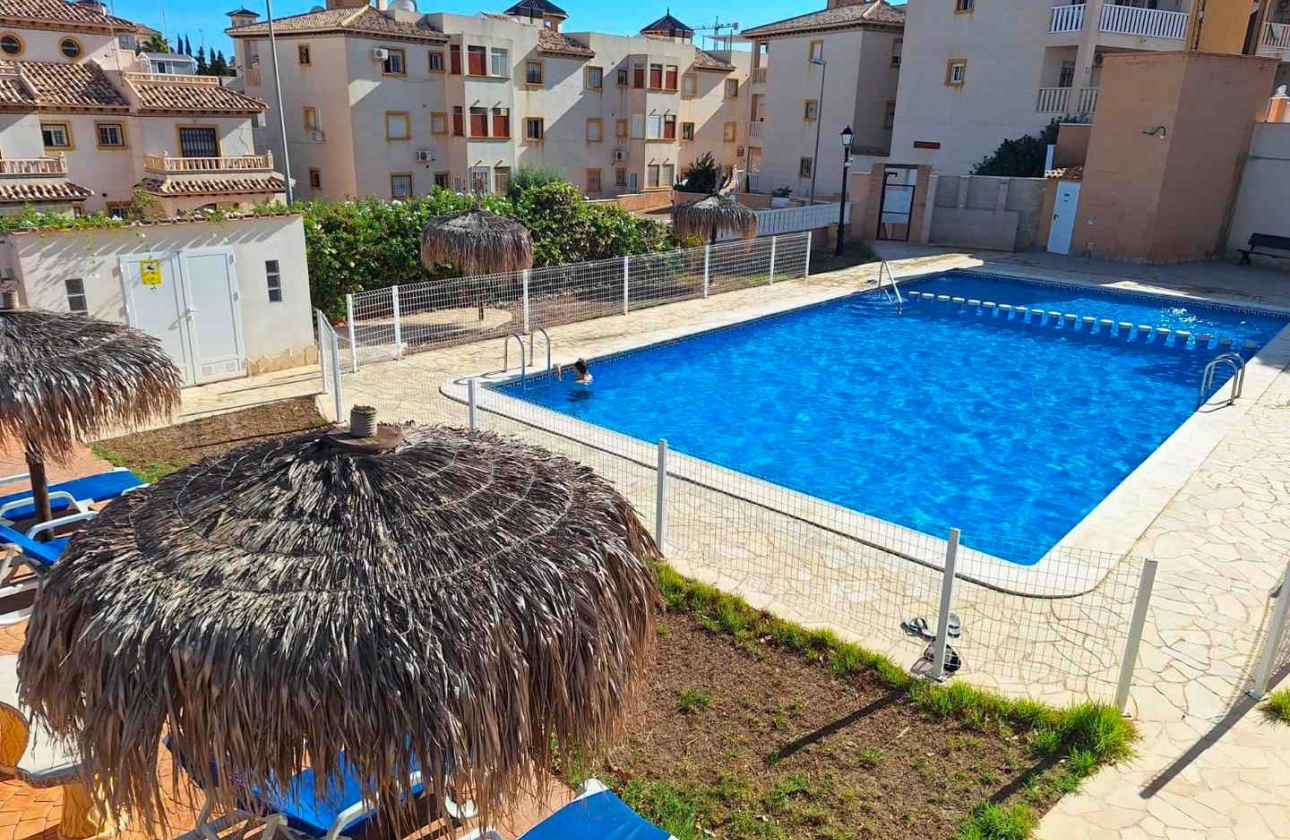 Resale - Bungalow - Torrevieja - Los Balcones - Los Altos del Edén