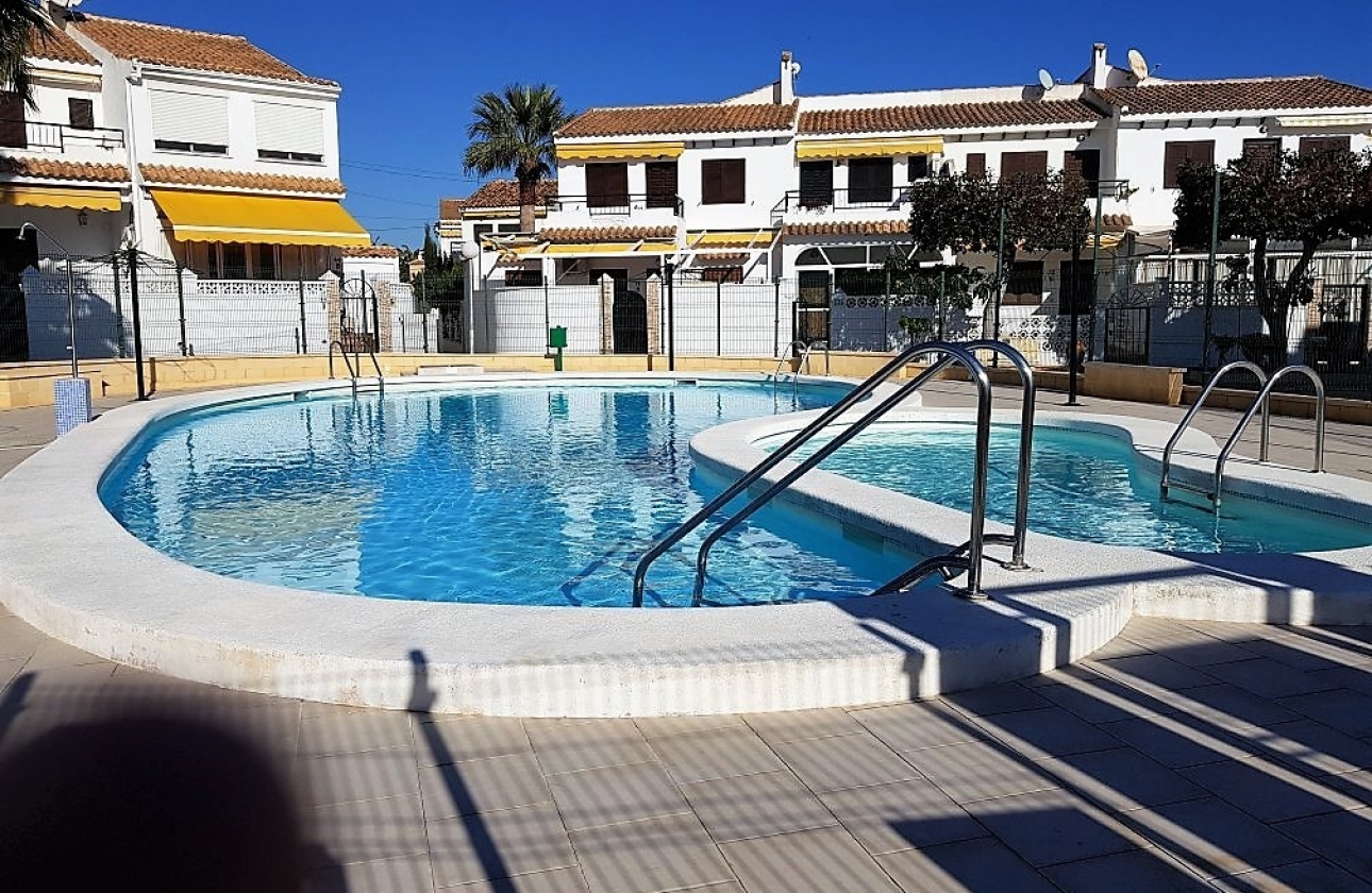 Resale - Bungalow - Torrevieja - Nueva Torrevieja - Aguas Nuevas