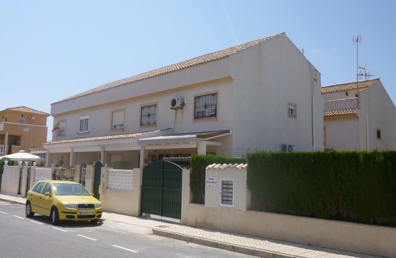 Resale - Bungalow - Torrevieja - Nueva Torrevieja - Aguas Nuevas