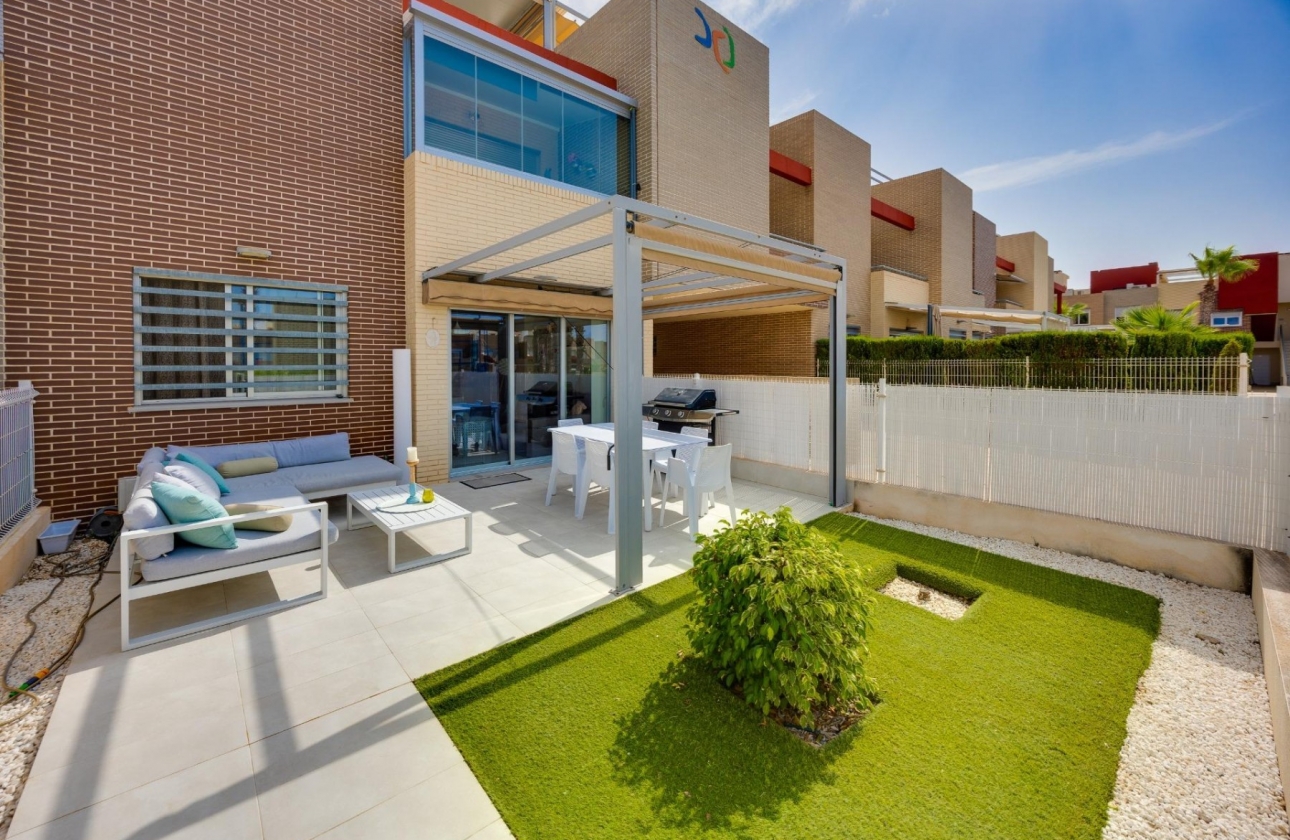 Resale - Bungalow - Torrevieja - Nueva Torrevieja - Aguas Nuevas