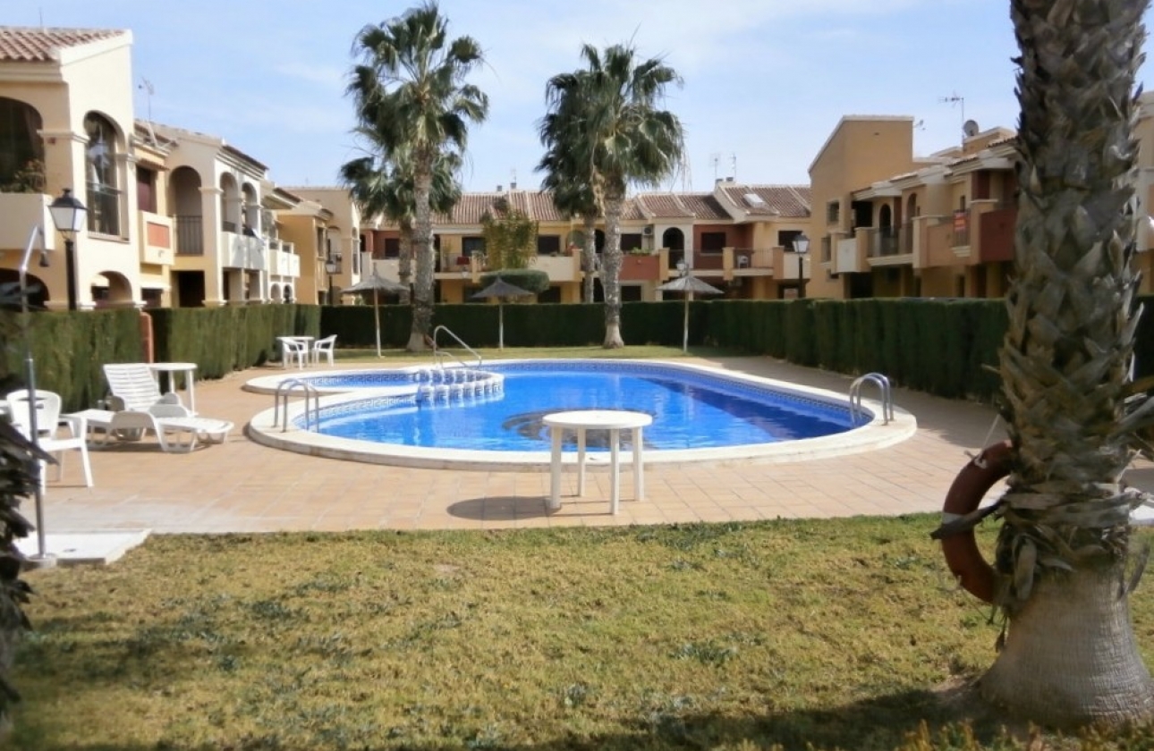 Resale - Bungalow - Torrevieja -  Urbanization