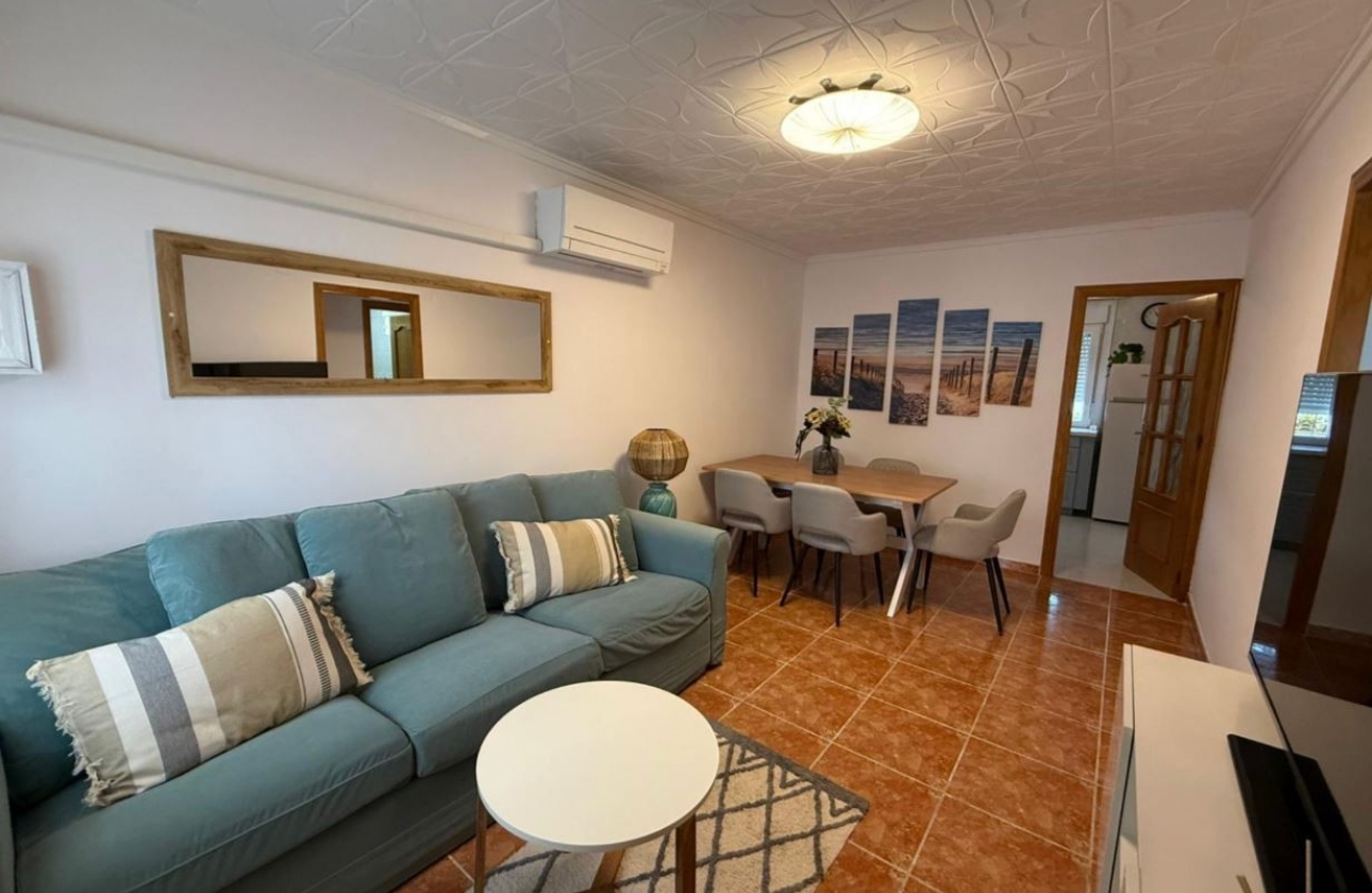 Resale - House - Torrevieja - Torreta