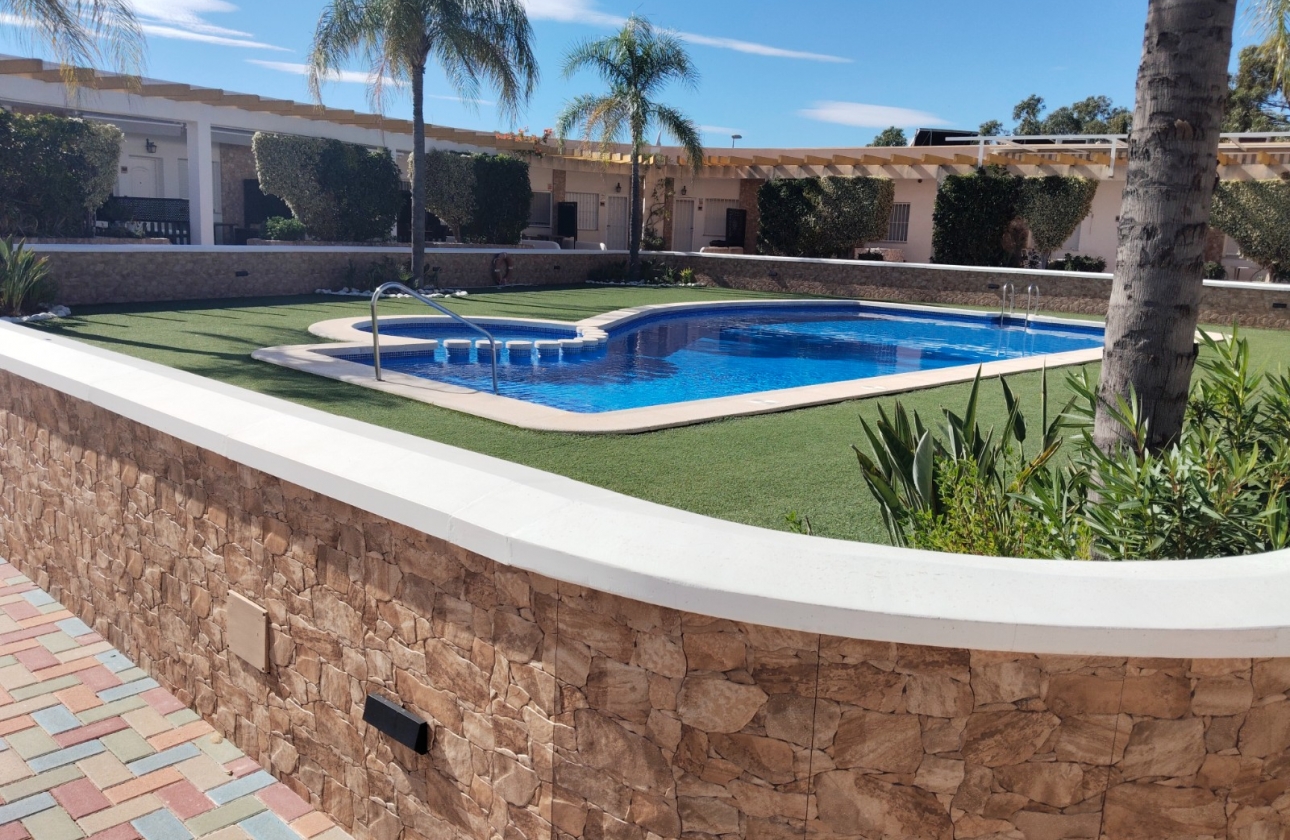 Resale - town house - Alicante - Campoamor