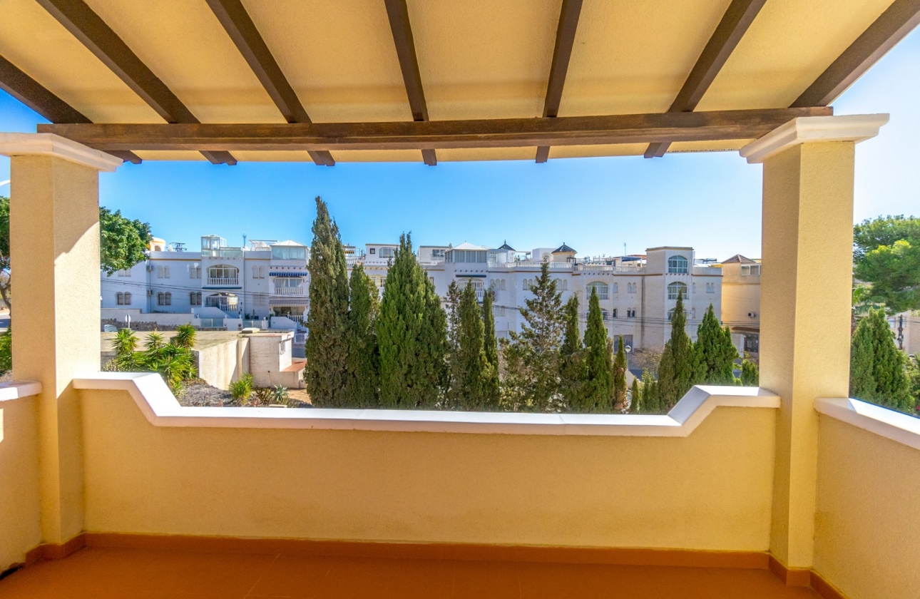 Resale - town house - Orihuela Costa - Villamartín