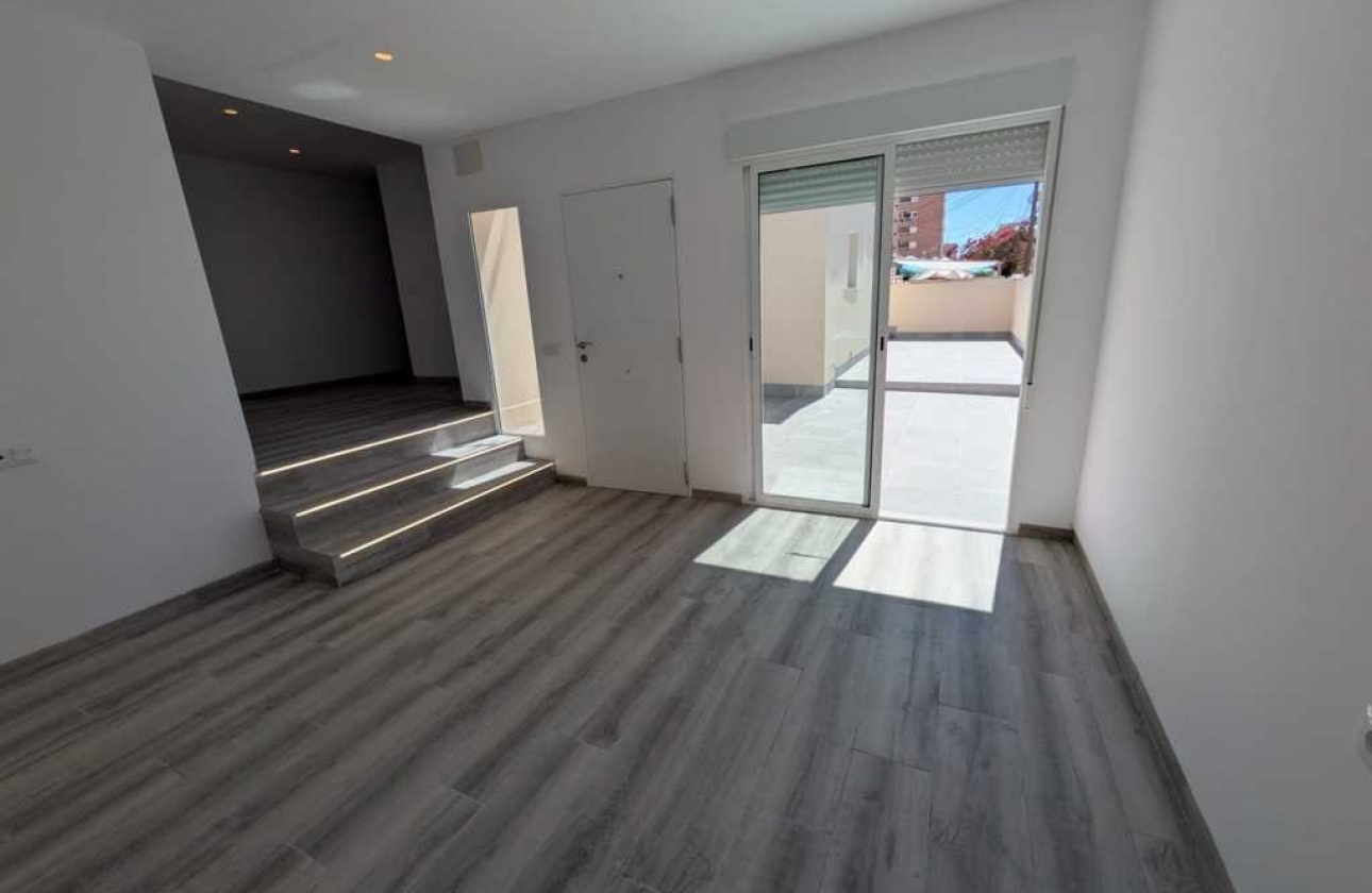 Resale - Townhouse - Torrevieja - Nueva Torrevieja - Aguas Nuevas