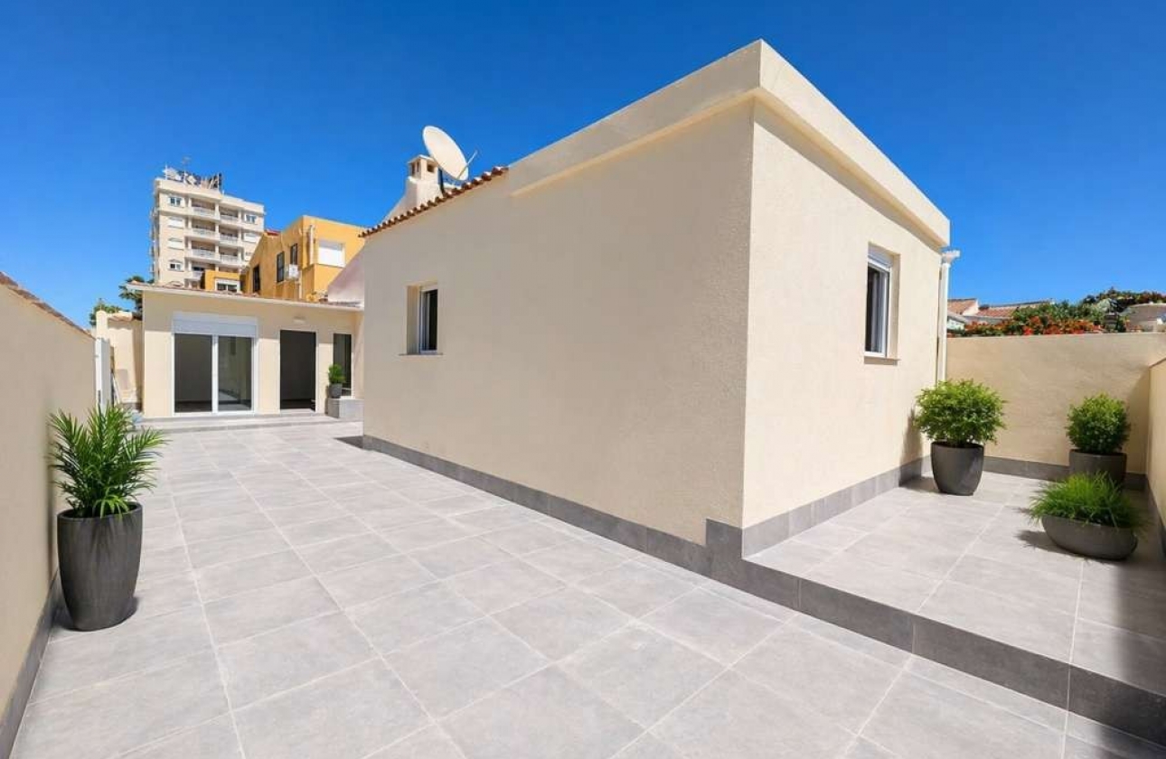 Resale - Townhouse - Torrevieja - Nueva Torrevieja - Aguas Nuevas