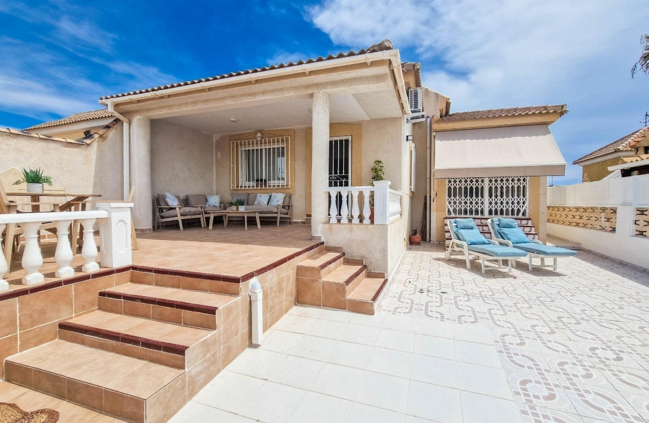 Resale - Townhouse - Torrevieja - Playa de los Locos