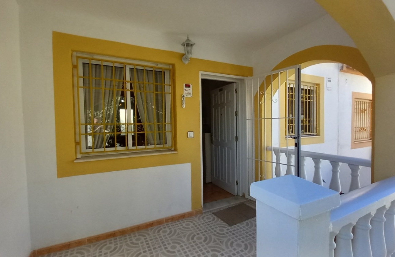 Resale - Townhouse - Torrevieja -  Urbanization