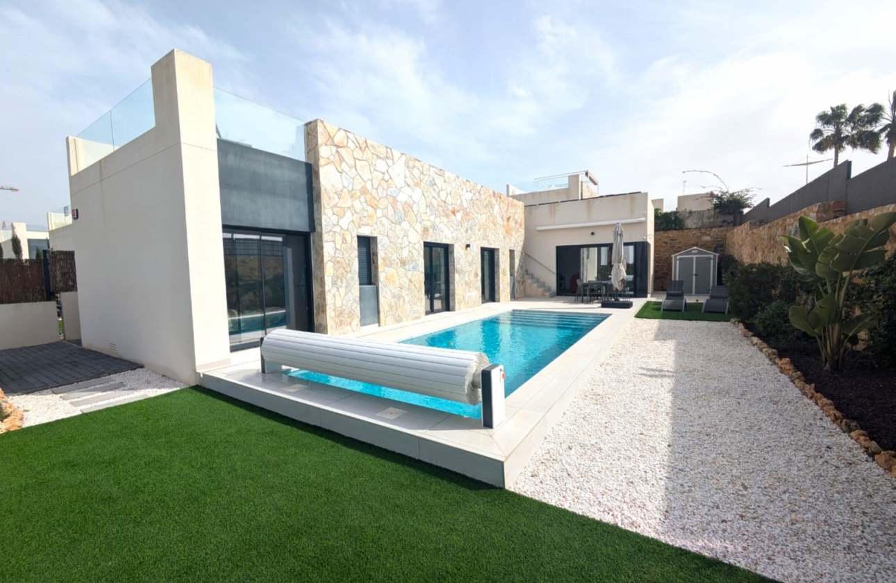 Resale - Villa - Algorfa