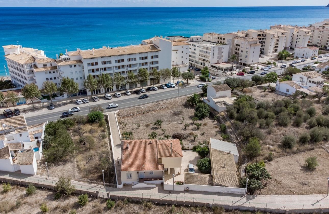 Resale - Villa - Altea