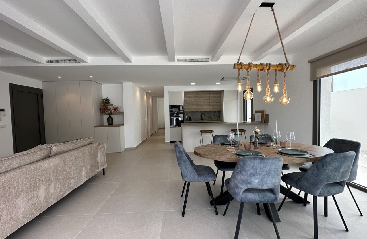 Resale - Villa - Daya Nueva
