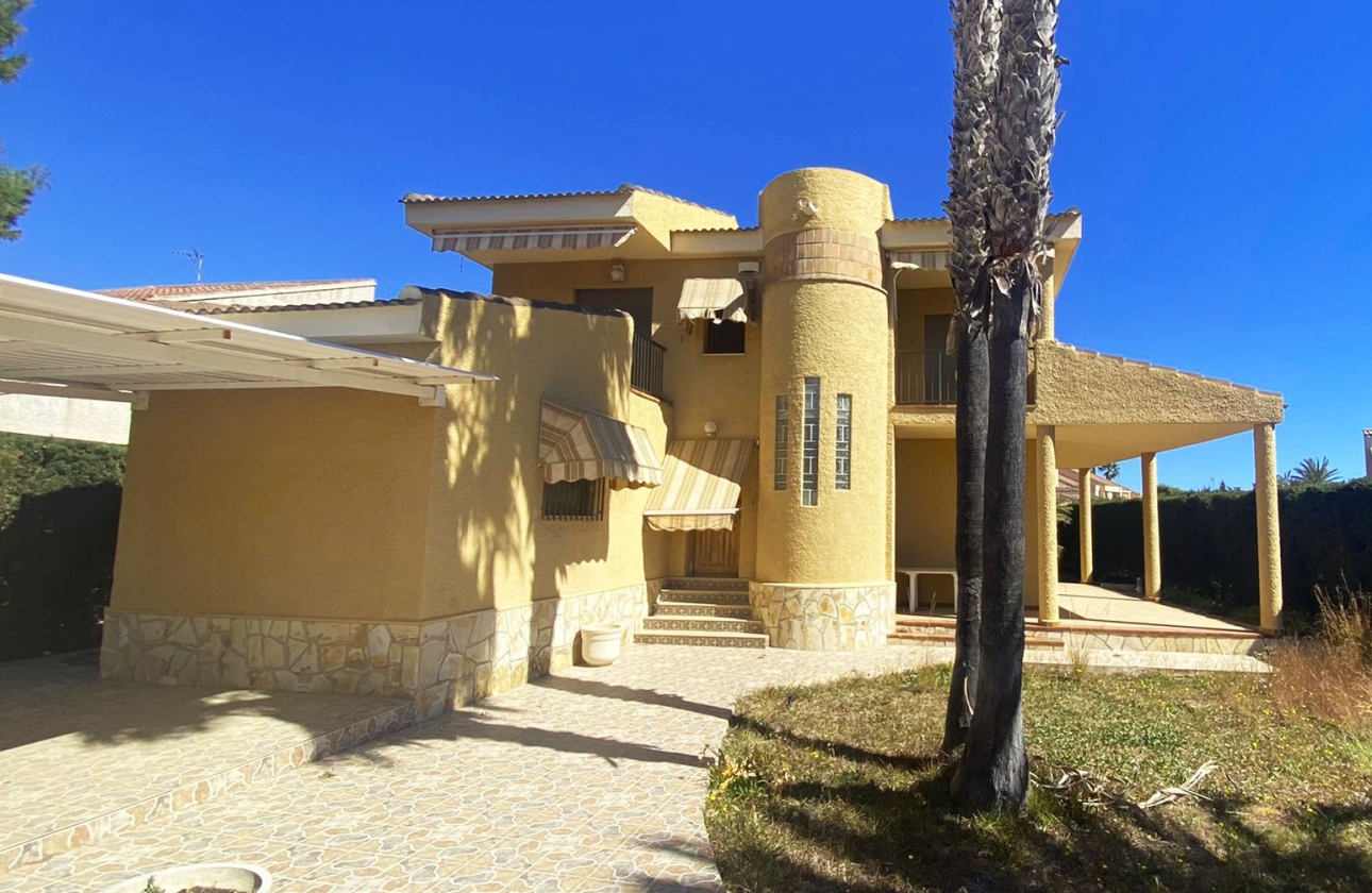 Resale - Villa - Dehesa De Campoamor