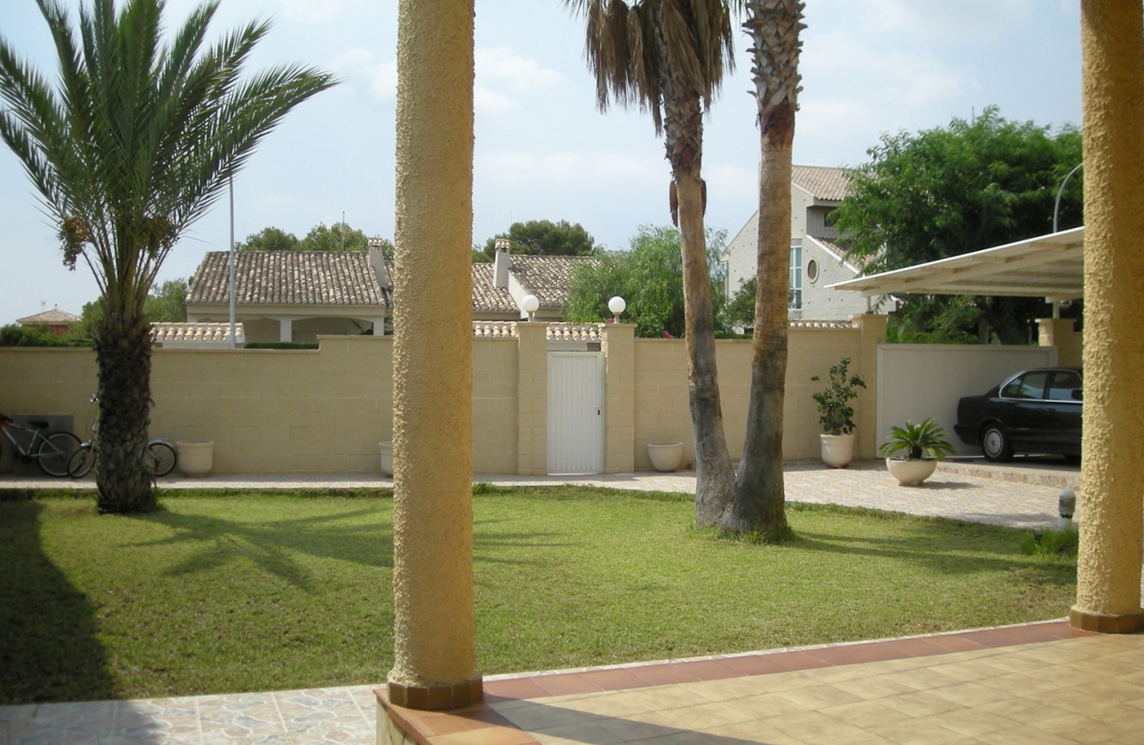 Resale - Villa - Dehesa De Campoamor