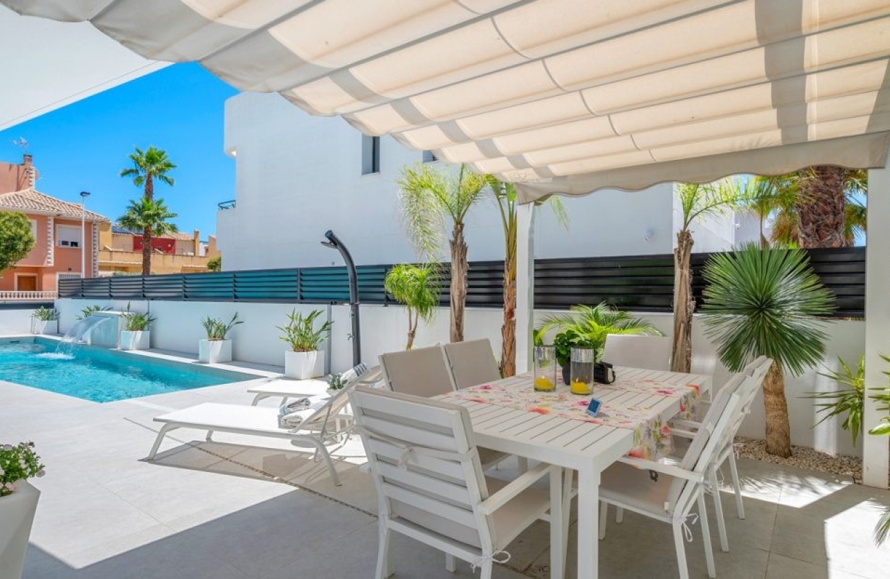 Resale - Villa - Guardamar del Segura - Urbanizaciones