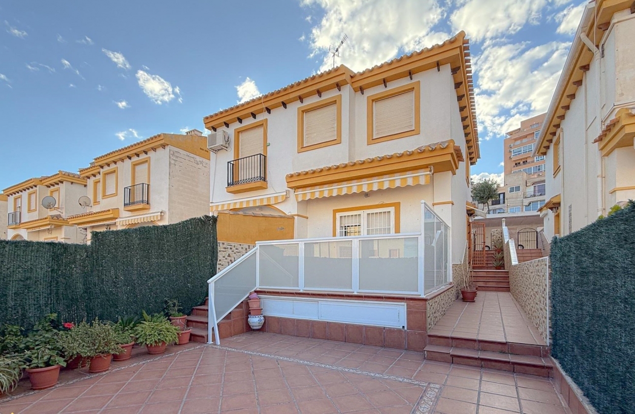 Resale - Villa - La Mata