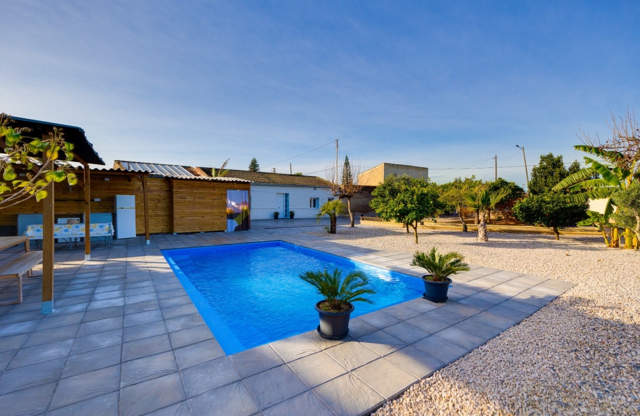 Resale - Villa - Los Montesinos - La Herrada