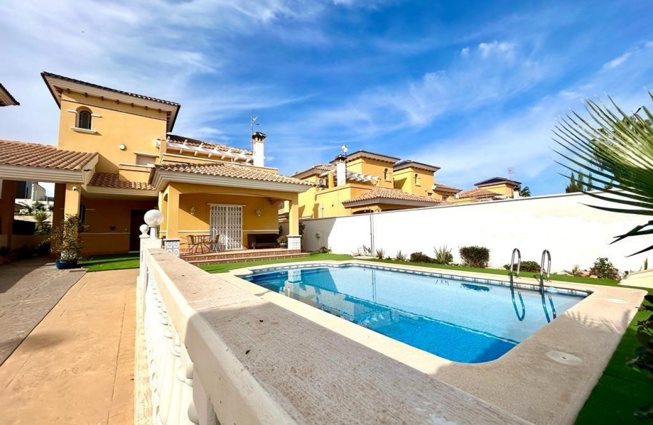 Resale - Villa - Orihuela Costa - Cabo Roig