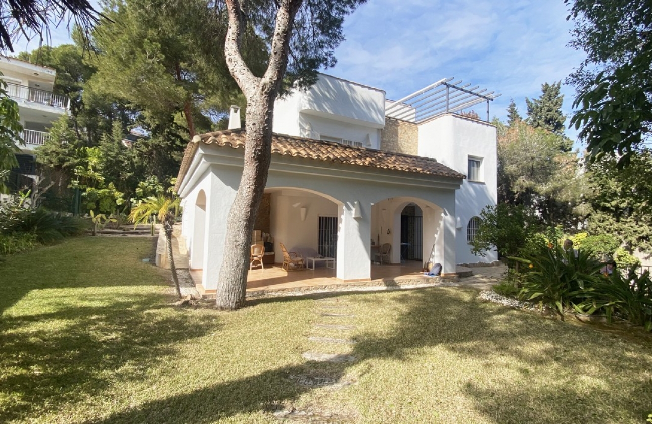 Resale - Villa - Orihuela Costa - Campoamor