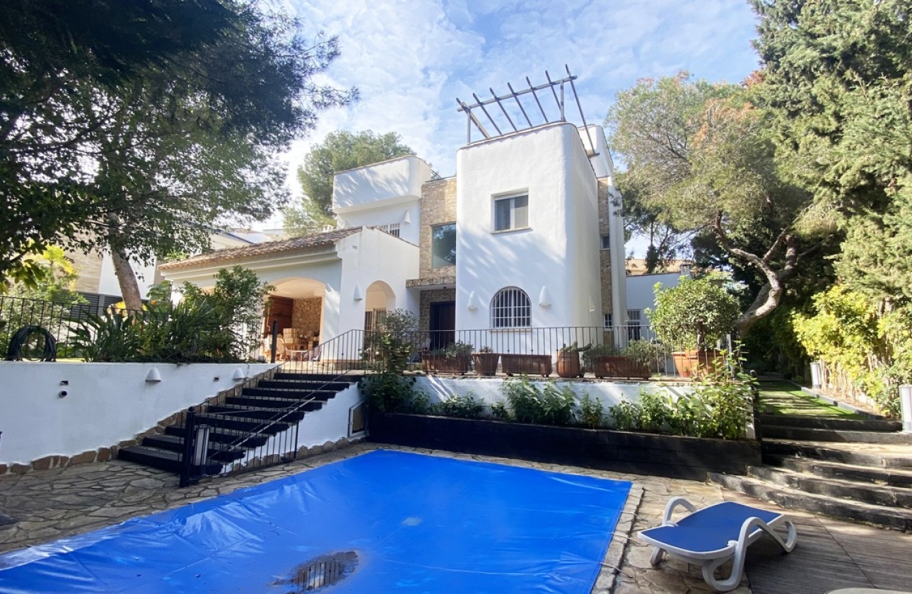 Resale - Villa - Orihuela Costa - Campoamor