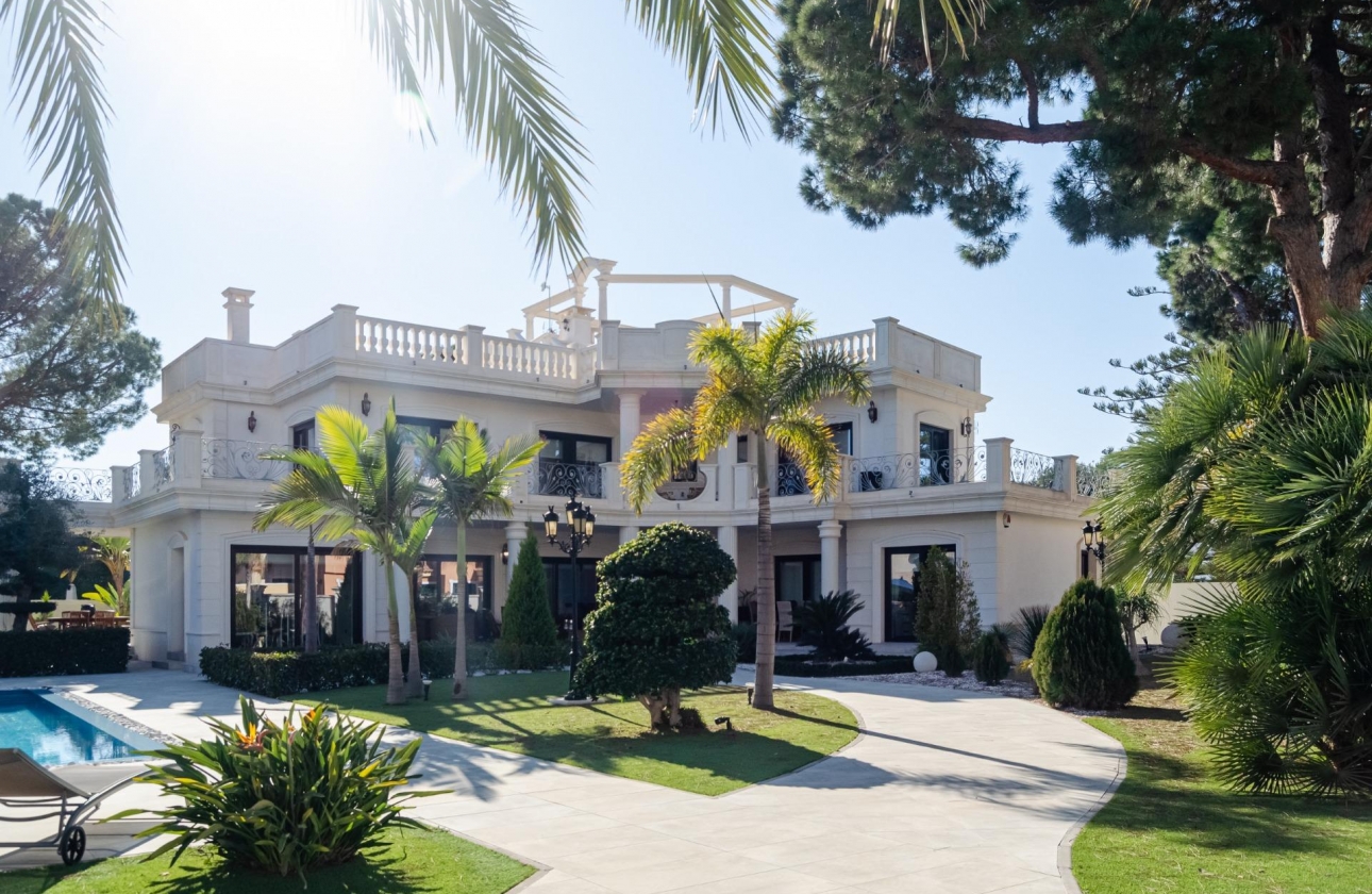 Resale - Villa - Orihuela Costa - Campoamor