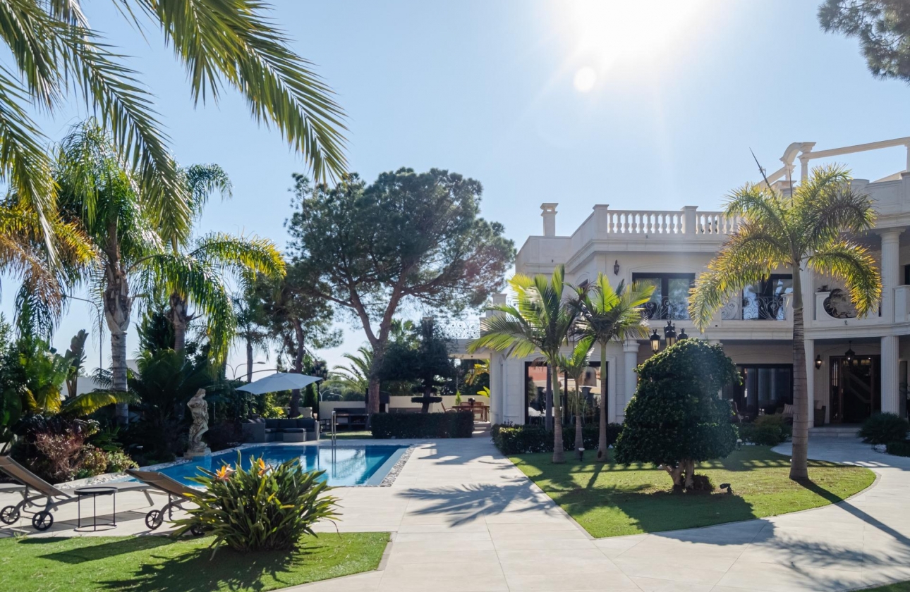 Resale - Villa - Orihuela Costa - Campoamor