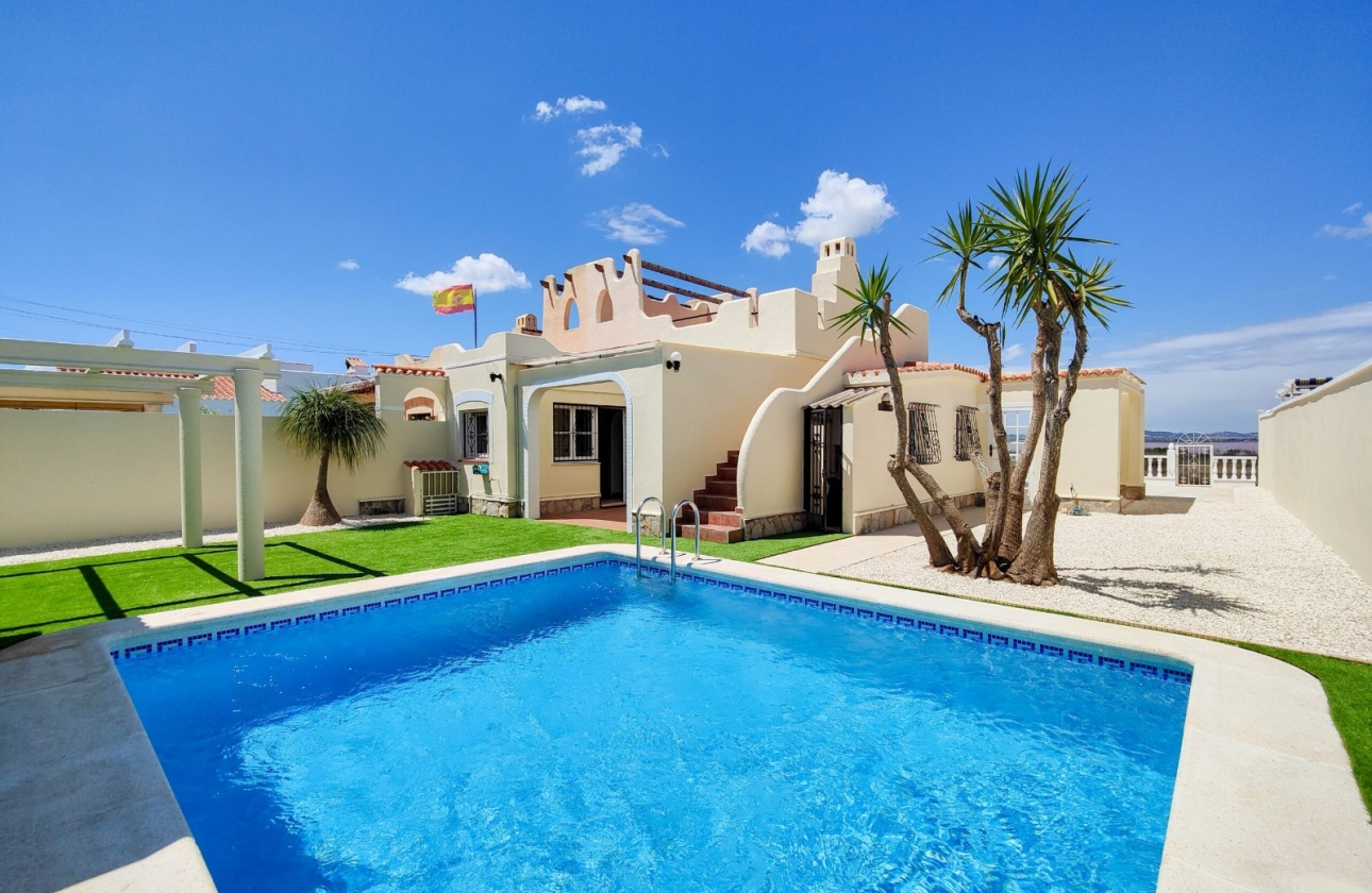 Resale - Villa - Orihuela Costa - La Florida