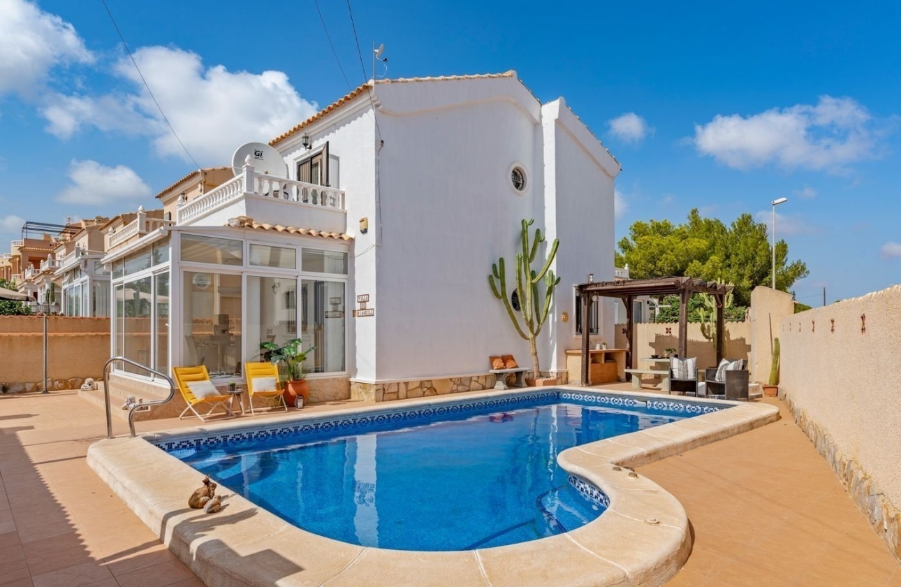 Resale - Villa - Orihuela Costa - Lomas de Cabo Roig