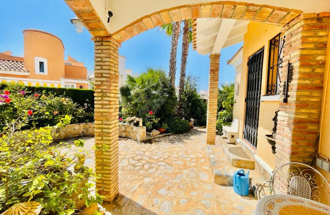 Resale - Villa - Orihuela Costa - Playa Flamenca Norte