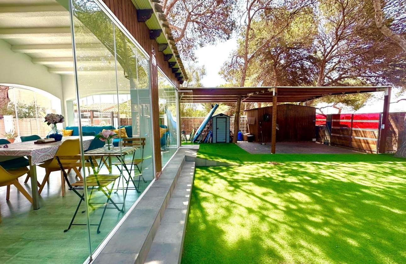 Resale - Villa - Orihuela Costa - Punta Prima